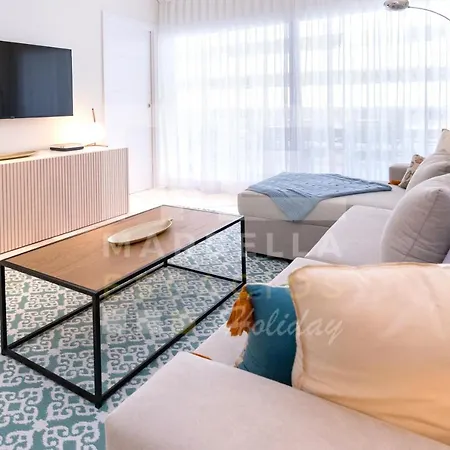 751, Renovated 2 Beedroom Apartment, Second Line Of The Beach, Wifi, Parkinging Apartamento Marbella