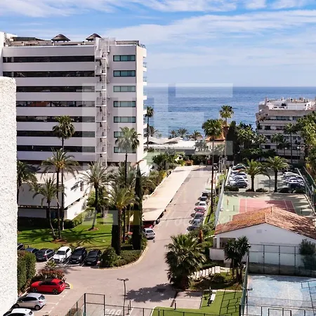 751, Renovated 2 Beedroom Apartment, Second Line Of The Beach, Wifi, Parkinging Marbella