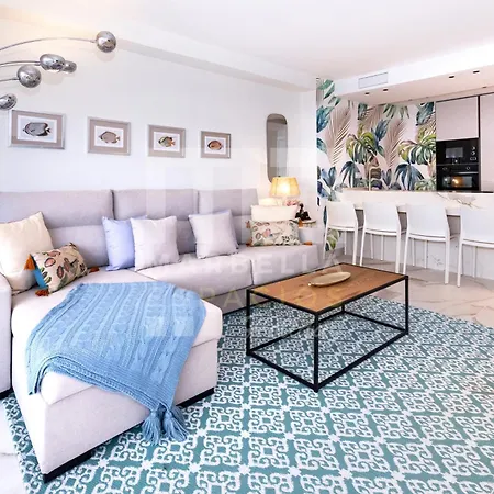 Apartment 751, Renovated 2 Beedroom Apartment, Second Line Of The Beach, Wifi, Parkinging *